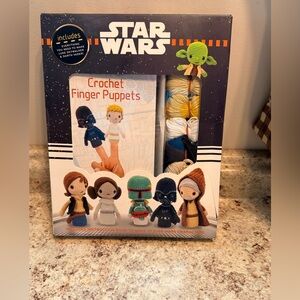 Star Wars Crochet Finger Puppets Kit - Luke Skywalker and Darth Vader